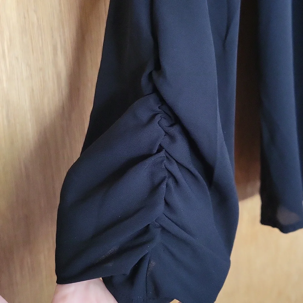 Who What Wear black chiffon style puff pleated long sleeve blouse. Med - Picture 8 of 14